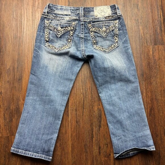 Miss Me Signature Crop Jeans Rhinestone Distressed Light Wash Size 29 - Picture 2 of 13